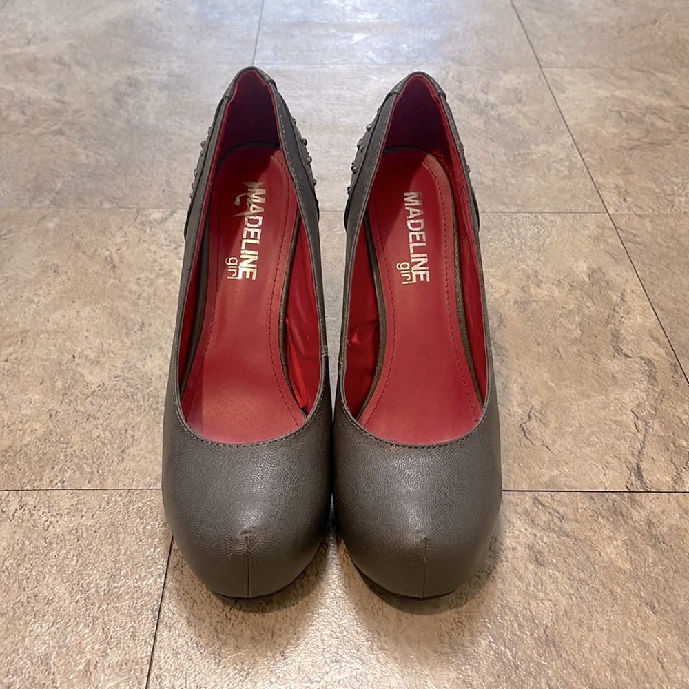 Gray heels